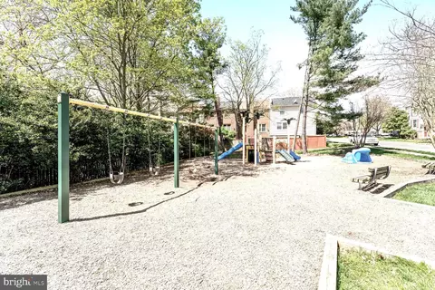 8054 Powderbrook Ln, Springfield, VA 22153 photo 26