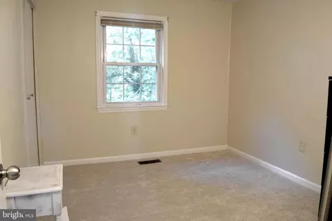 8054 Powderbrook Ln, Springfield, VA 22153 photo 15