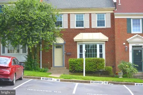 8054 Powderbrook Ln, Springfield, VA 22153