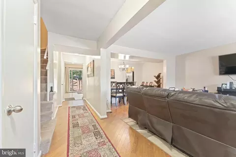 8054 Powderbrook Ln, Springfield, VA 22153 photo 7