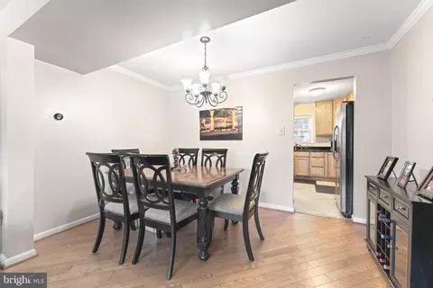 8054 Powderbrook Ln, Springfield, VA 22153 photo 9