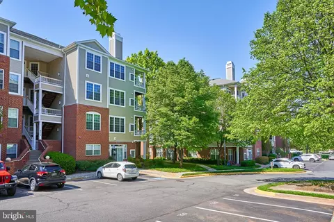 4210 Mozart Brigade Ln #E, Fairfax, VA 22033