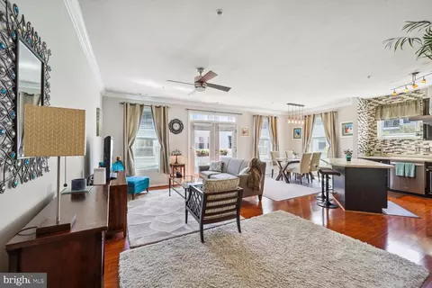 9480 Virginia Center Blvd #322, Vienna, VA 22181