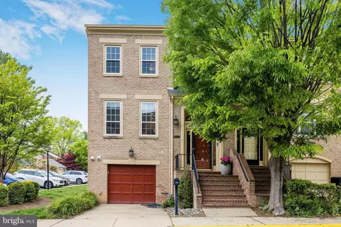 1404 Mclean Mews Ct, Mclean, VA 22101