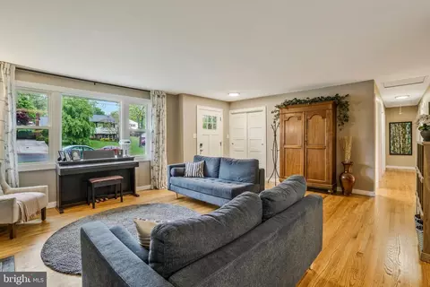 Other - 5642 Inverchapel Rd, Springfield, VA 22151 photo 3 of 25