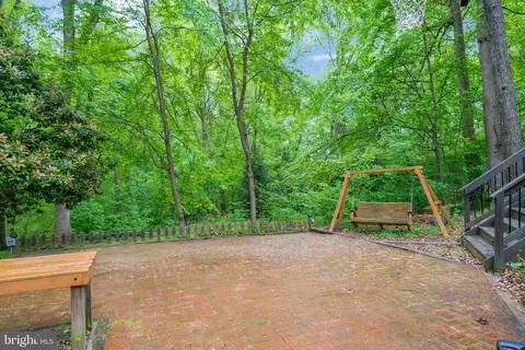 Exterior - 5642 Inverchapel Rd, Springfield, VA 22151 photo 14 of 19
