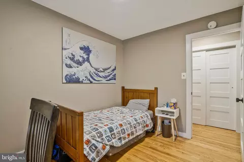 Bedroom - 5642 Inverchapel Rd, Springfield, VA 22151 photo 8 of 12