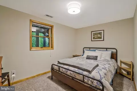 Bedroom - 5642 Inverchapel Rd, Springfield, VA 22151 photo 12 of 12