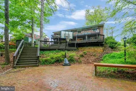 Exterior - 5642 Inverchapel Rd, Springfield, VA 22151 photo 12 of 19