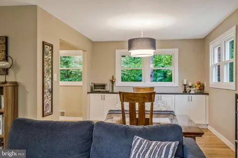 Dining - 5642 Inverchapel Rd, Springfield, VA 22151 photo 4 of 4