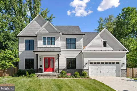 203 Marian Cir SW, Vienna, VA 22180