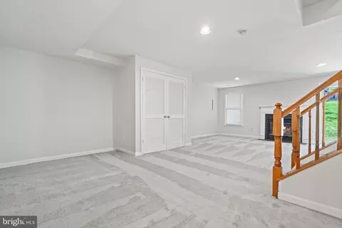 Living - 8733 Stone Hill Pl, Springfield, VA 22153 photo 7 of 8