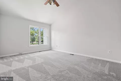 Living - 8733 Stone Hill Pl, Springfield, VA 22153 photo 5 of 8