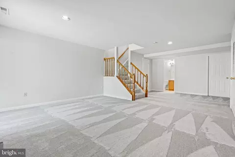 Living - 8733 Stone Hill Pl, Springfield, VA 22153 photo 6 of 8