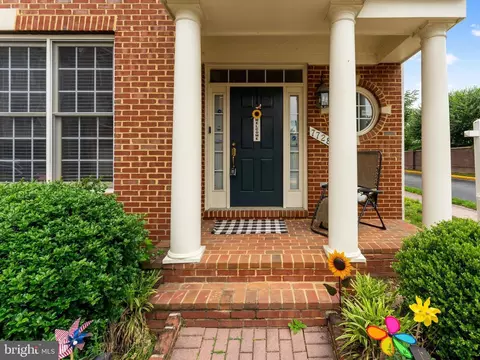 Exterior - 7728 Tea Table Dr, Lorton, VA 22079 photo 2 of 2