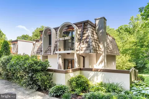 1619 Valencia Way, Reston, VA 20190