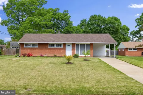 6404 Hayfield Pl, Alexandria, VA 22310