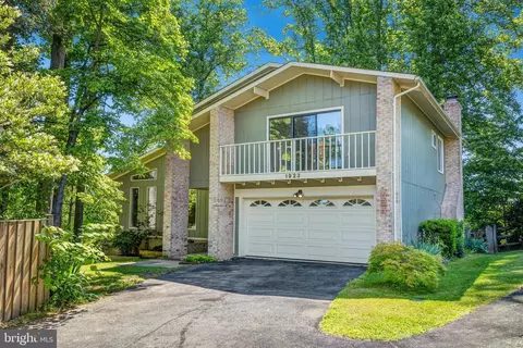 1923 Poole Ln, Mclean, VA 22101
