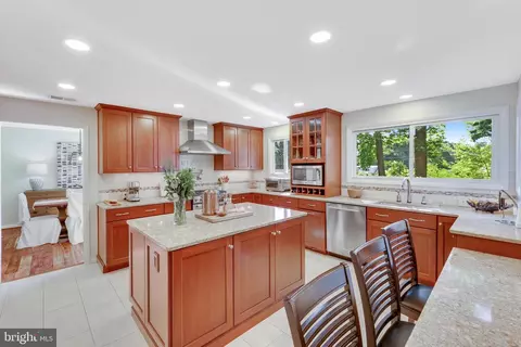 Kitchen - 1923 Poole Ln, Mclean, VA 22101 photo 3 of 11