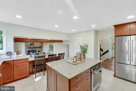 Kitchen - 1923 Poole Ln, Mclean, VA 22101 photo 6 of 11