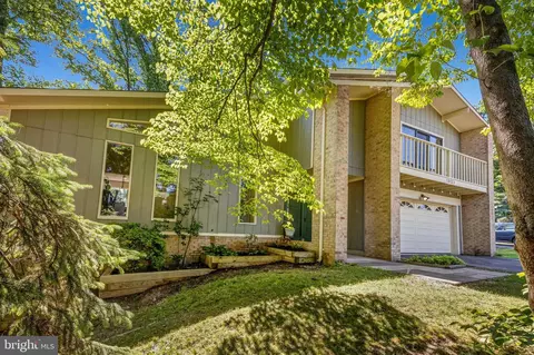 Exterior - 1923 Poole Ln, Mclean, VA 22101 photo 3 of 16