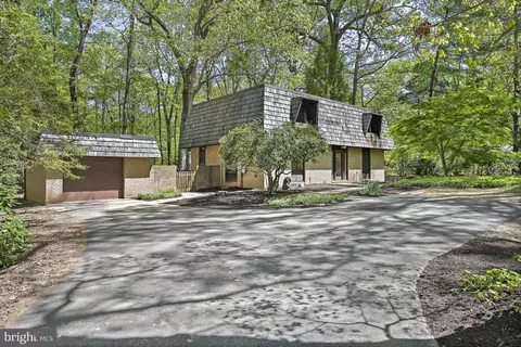 Exterior - 12008 Whip Rd, Reston, VA 20191 photo 3 of 11