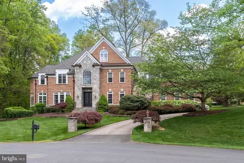 3001 Westhurst Ct, Oakton, VA 22124