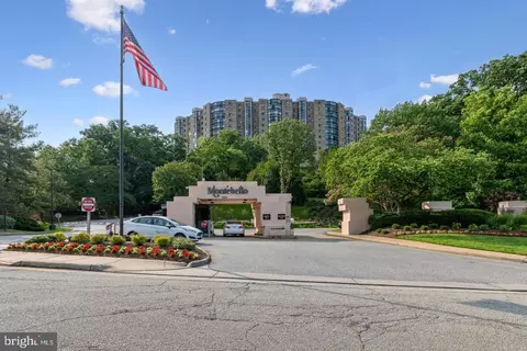 5902 Mount Eagle Dr #812, Alexandria, VA 22303