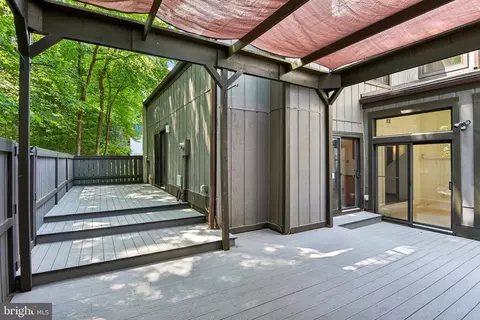 2425 Glade Bank Way, Reston, VA 20191 photo 46