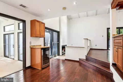 2425 Glade Bank Way, Reston, VA 20191 photo 6