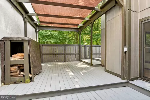 2425 Glade Bank Way, Reston, VA 20191 photo 49