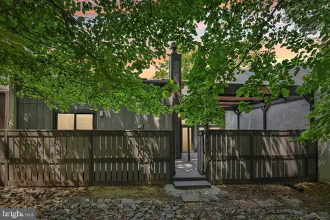 2425 Glade Bank Way, Reston, VA 20191 photo 52