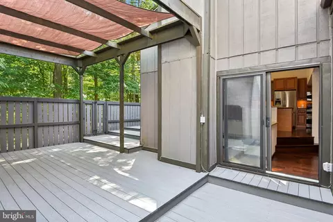 2425 Glade Bank Way, Reston, VA 20191 photo 47
