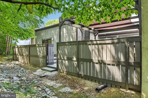 2425 Glade Bank Way, Reston, VA 20191 photo 45
