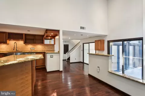 2425 Glade Bank Way, Reston, VA 20191 photo 11