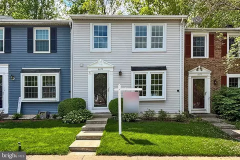 8673 Bent Arrow Ct, Springfield, VA 22153