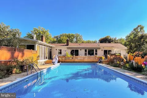 4602 Fenimore Pl, Alexandria, VA 22309
