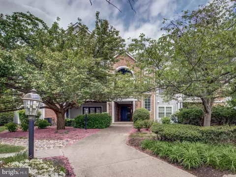 7510 Ashby Ln #D, Alexandria, VA 22315