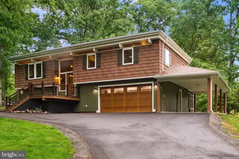 Exterior - 5837 Boothe Dr, Burke, VA 22015 photo 6 of 17