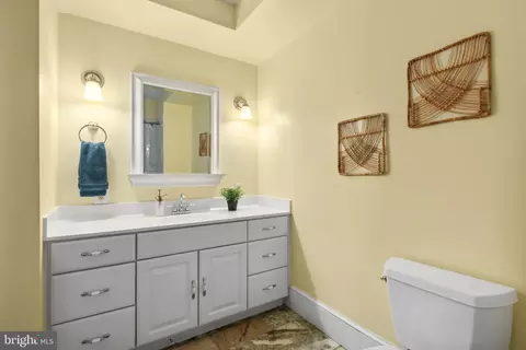 Bath - 5837 Boothe Dr, Burke, VA 22015 photo 5 of 5