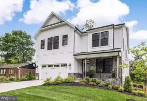 923 Park St SE, Vienna, VA 22180