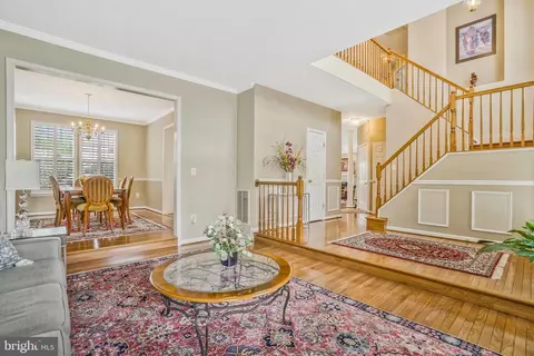 Living - 8486 Brutus Ct, Springfield, VA 22153 photo 3 of 12
