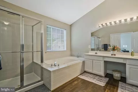 Bath - 8486 Brutus Ct, Springfield, VA 22153 photo 2 of 5