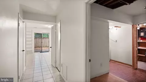 11116 Forest Edge Dr, Reston, VA 20190 photo 27