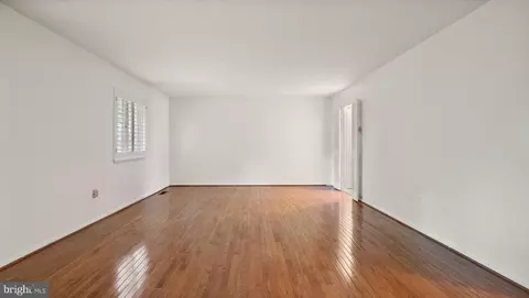 11116 Forest Edge Dr, Reston, VA 20190 photo 15