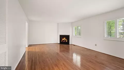 11116 Forest Edge Dr, Reston, VA 20190 photo 14