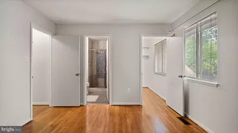 11116 Forest Edge Dr, Reston, VA 20190 photo 18
