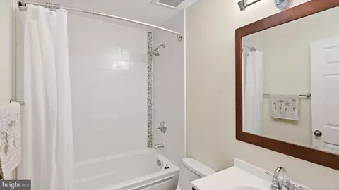 11116 Forest Edge Dr, Reston, VA 20190 photo 25
