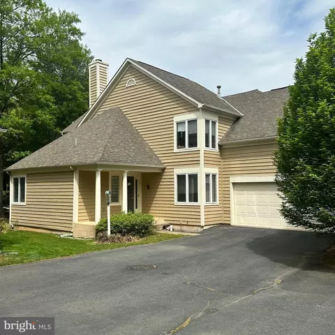 11204 Crossbeam Ct, Reston, VA 20194