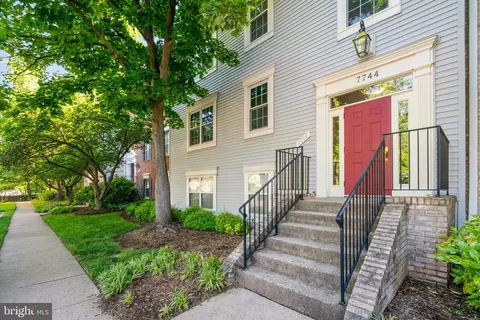 7744 New Providence Dr #98, Falls Church, VA 22042